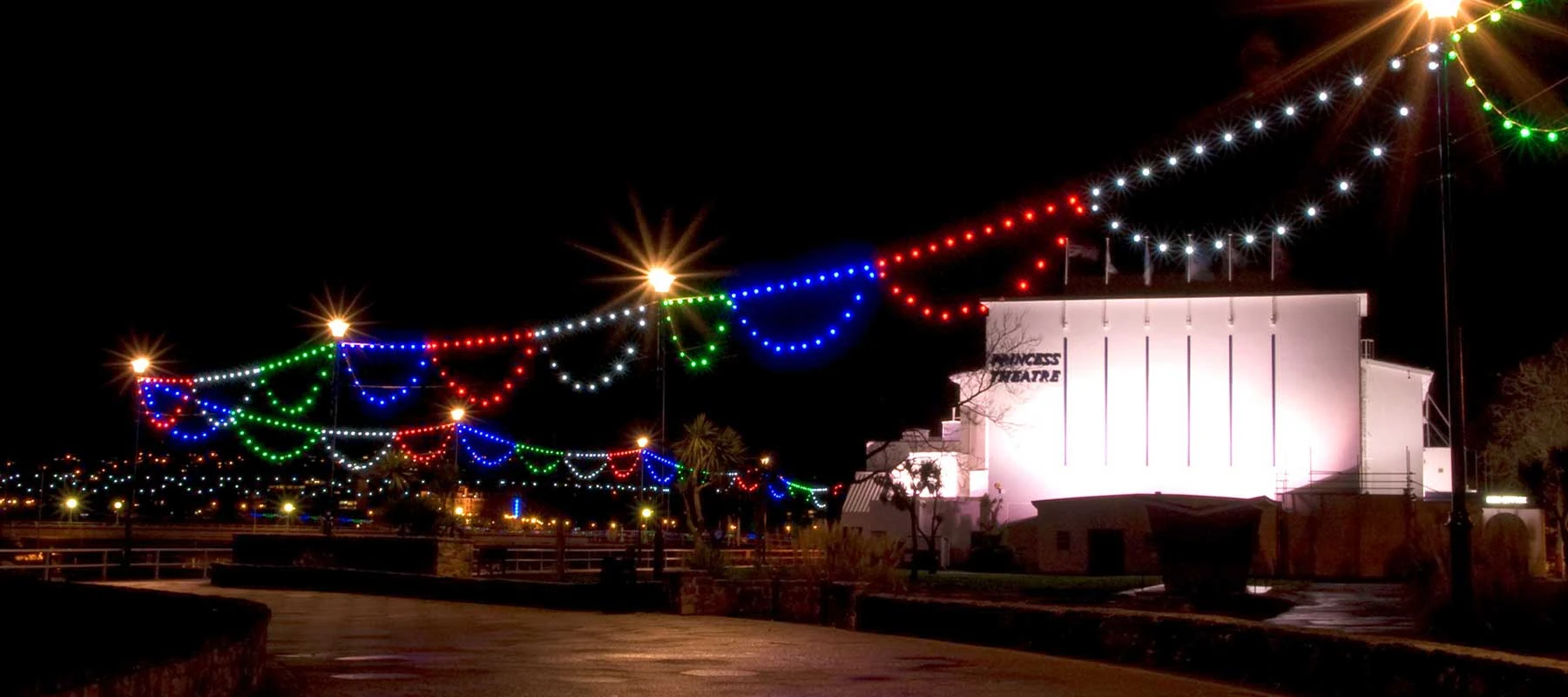 MaxiLED large globe series coastal festoon lighting